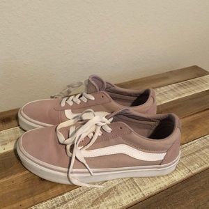 Woman’s 6.5 pink Vans